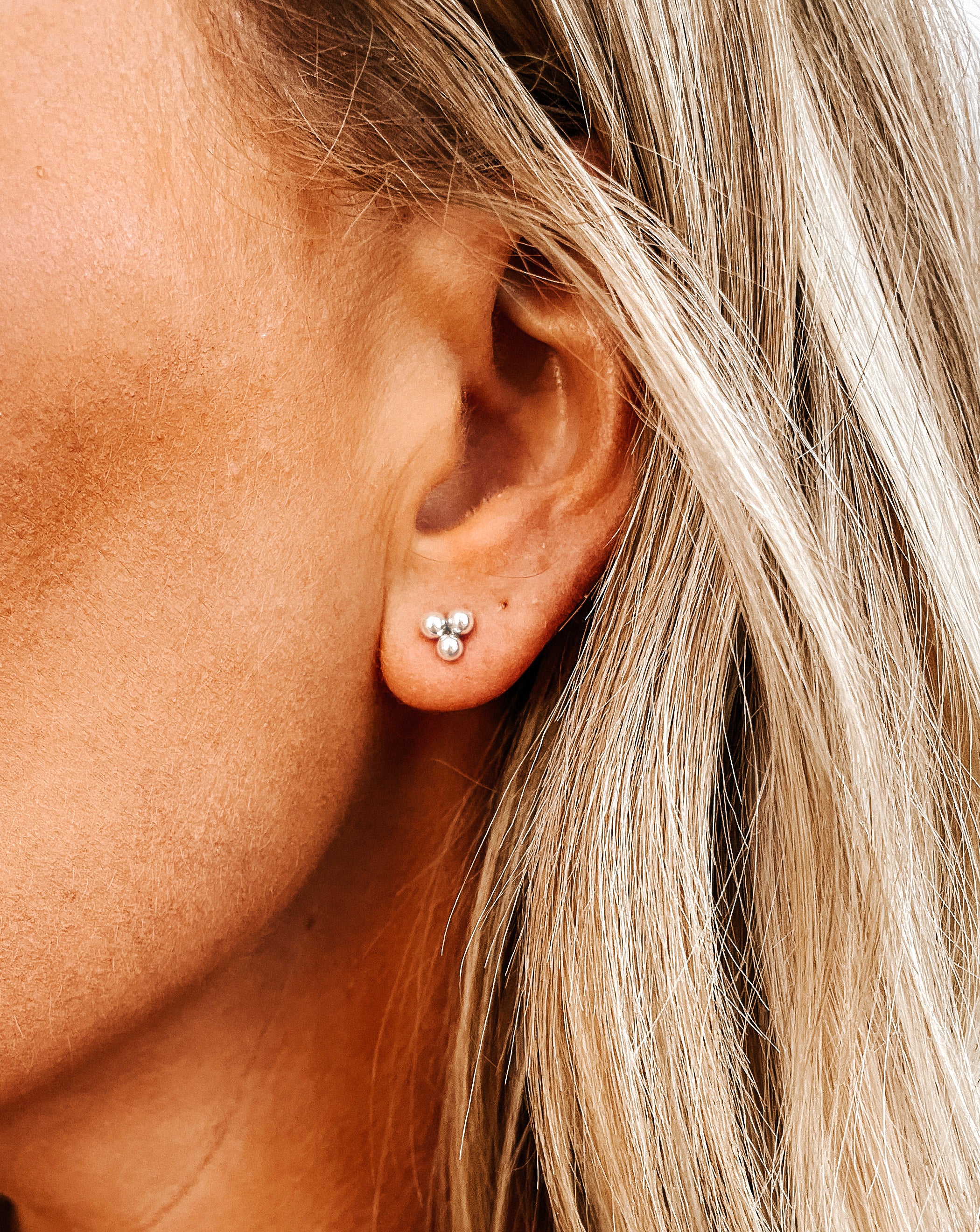 Small abstract sterling silver stud earrings – CookOnStrike
